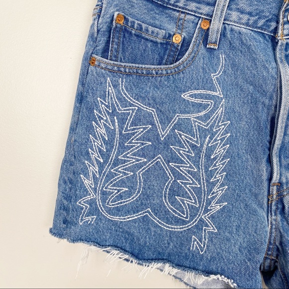 LEVI’S 501 High Rise Embroidered Denim Shorts New - Picture 2 of 9